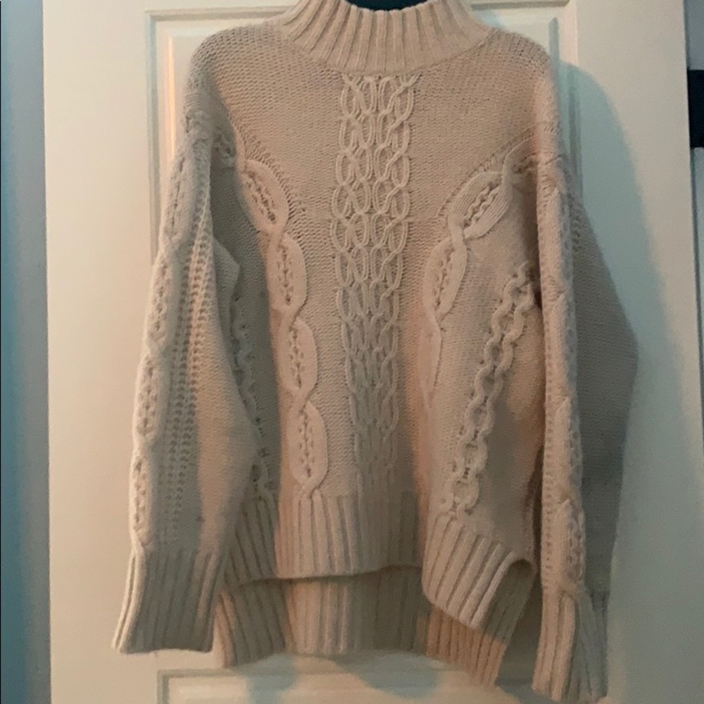 Tahari sz small